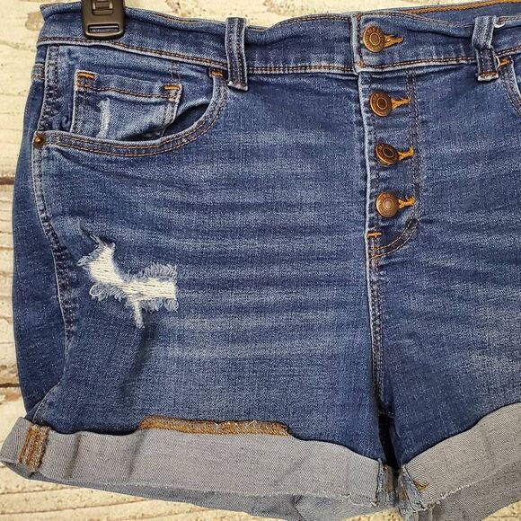 Old Navy Women’s Boyfriend Jean Shorts Size 12 Distressed Button Fly Cuffed - Picture 2 of 7